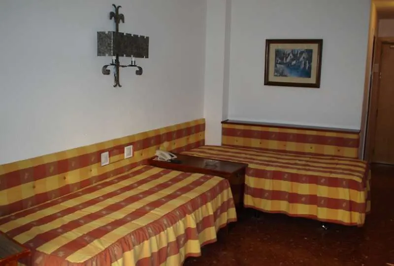 Hotel Apartamentos Bajondillo Torremolinos 4*,