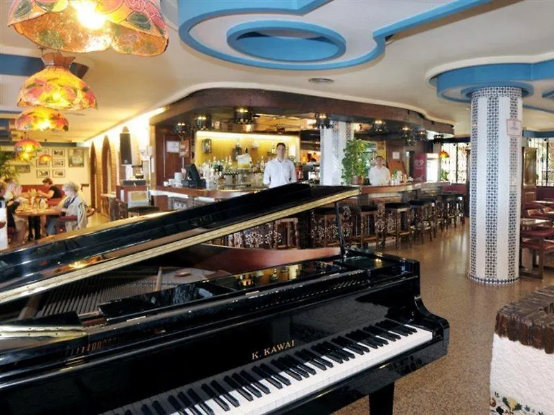 Aparthotel Hotel Apartamentos Bajondillo Torremolinos
